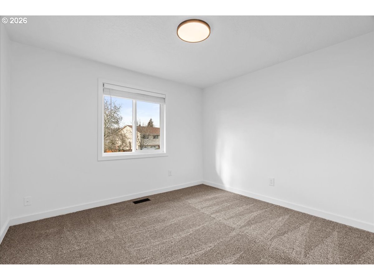 404 Southwest Riverview Avenue Gresham, OR 97080 - Photo 18 of 41