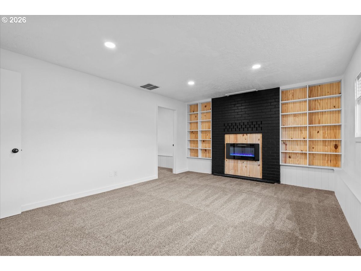 404 Southwest Riverview Avenue Gresham, OR 97080 - Photo 26 of 41