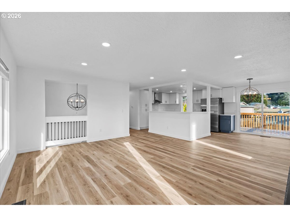 404 Southwest Riverview Avenue Gresham, OR 97080 - Photo 4 of 41