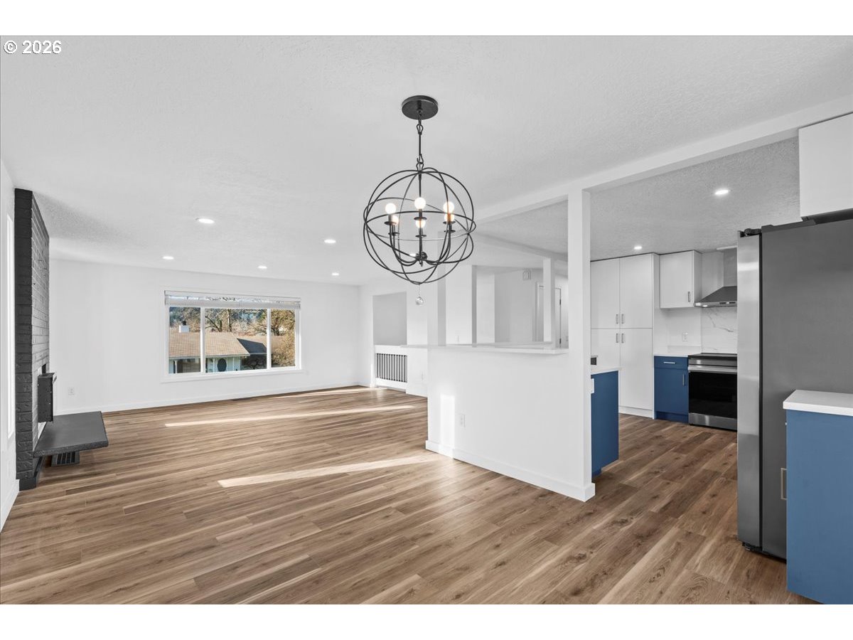 404 Southwest Riverview Avenue Gresham, OR 97080 - Photo 8 of 41