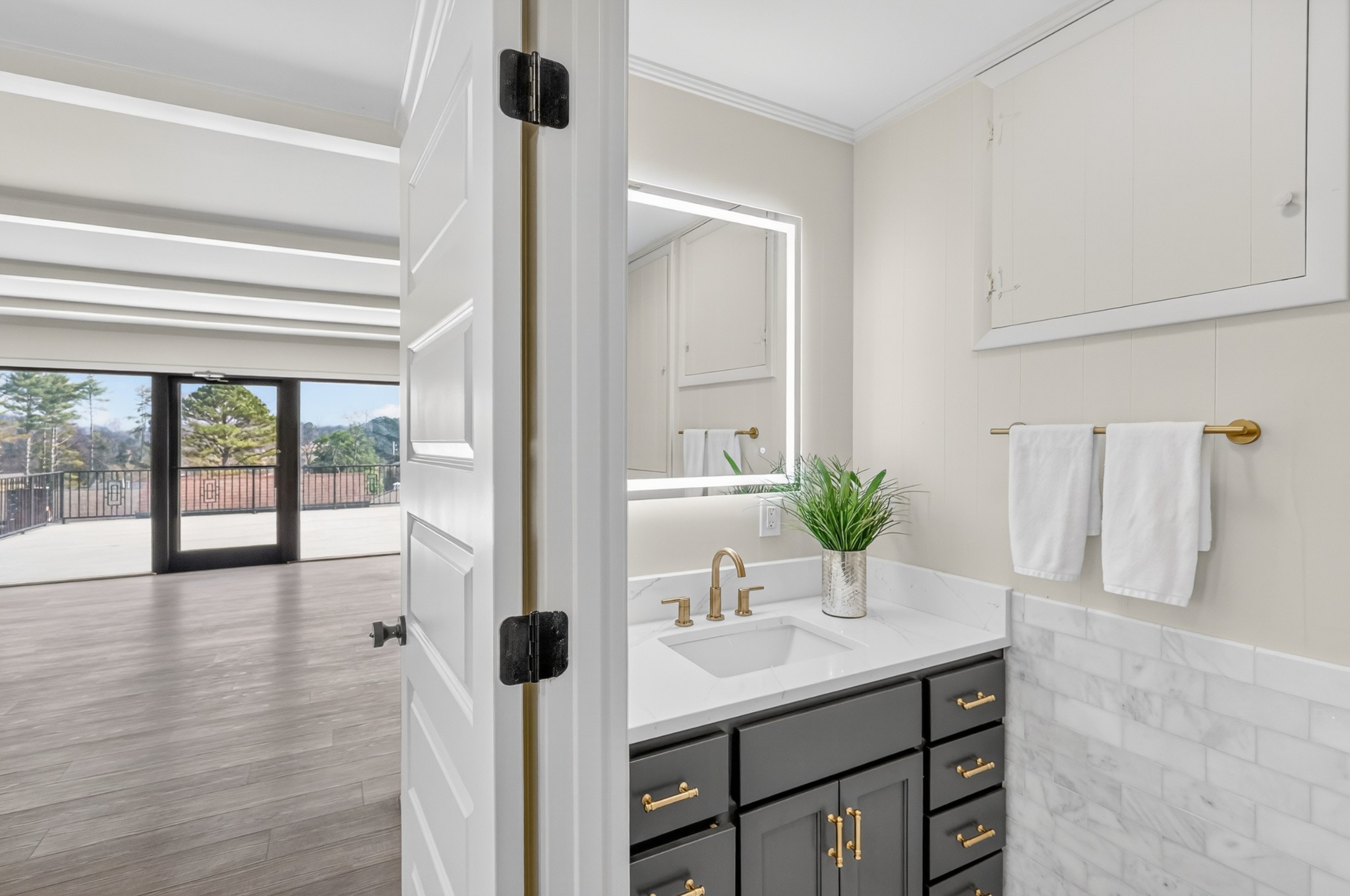 91 Country Club Terrace Winchester, TN 37398 - Photo 25 of 74 a bathroom with a sink and a mirror