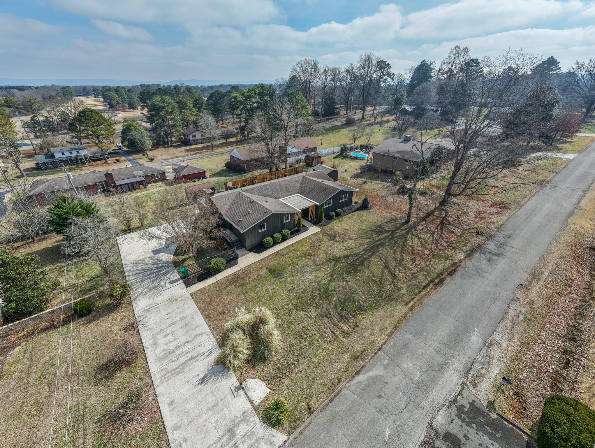 91 Country Club Terrace Winchester, TN 37398 - Photo 64 of 74 an aerial view of residential house with outdoor space