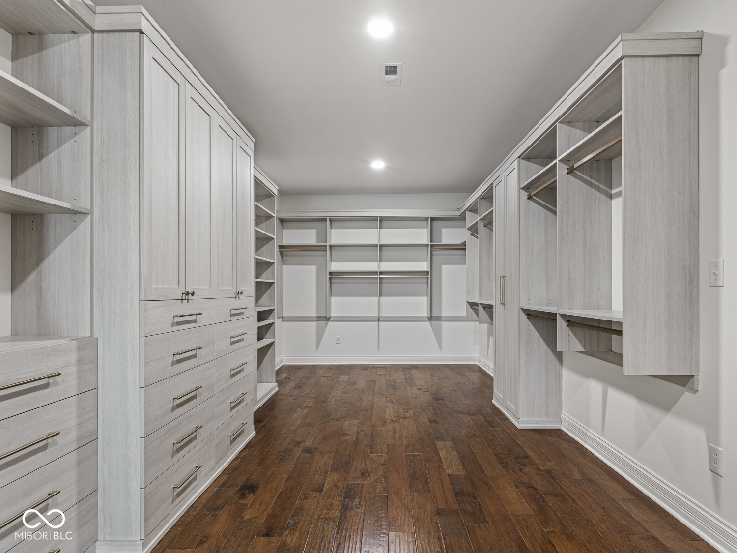 2361 Finchley Road Carmel, IN 46032 - Photo 11 of 86