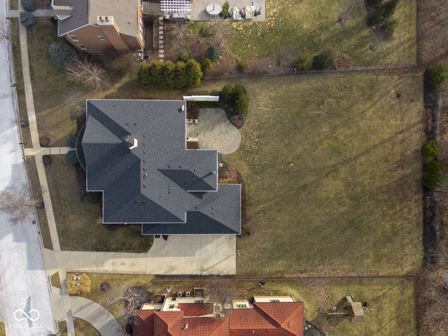 2361 Finchley Road Carmel, IN 46032 - Photo 4 of 86