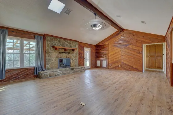 $599,000 | 190 County Road 3198, Valley Mills, TX 76689