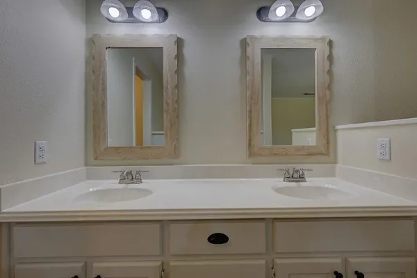 $599,000 | 190 County Road 3198, Valley Mills, TX 76689