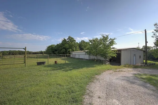 $599,000 | 190 County Road 3198, Valley Mills, TX 76689