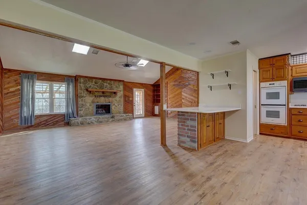 $599,000 | 190 County Road 3198, Valley Mills, TX 76689