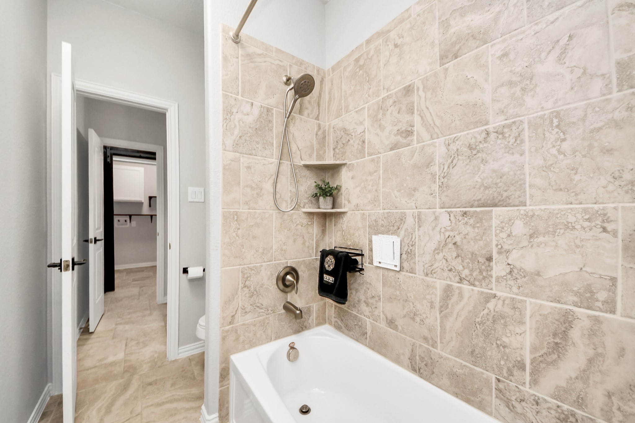 3825 Enchanted Timbers Lane Spring, TX 77386 - Photo 20 of 30 Jack & Jill Bathroom