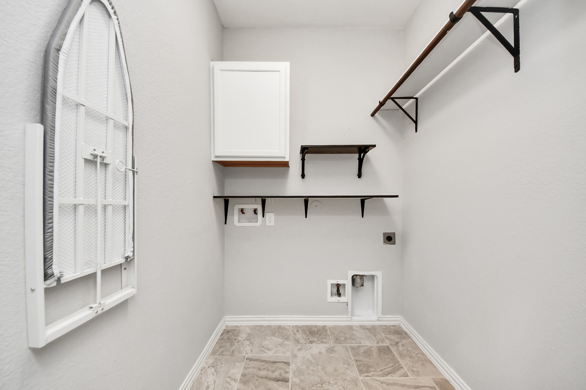 3825 Enchanted Timbers Lane Spring, TX 77386 - Photo 21 of 30 Laundry Room