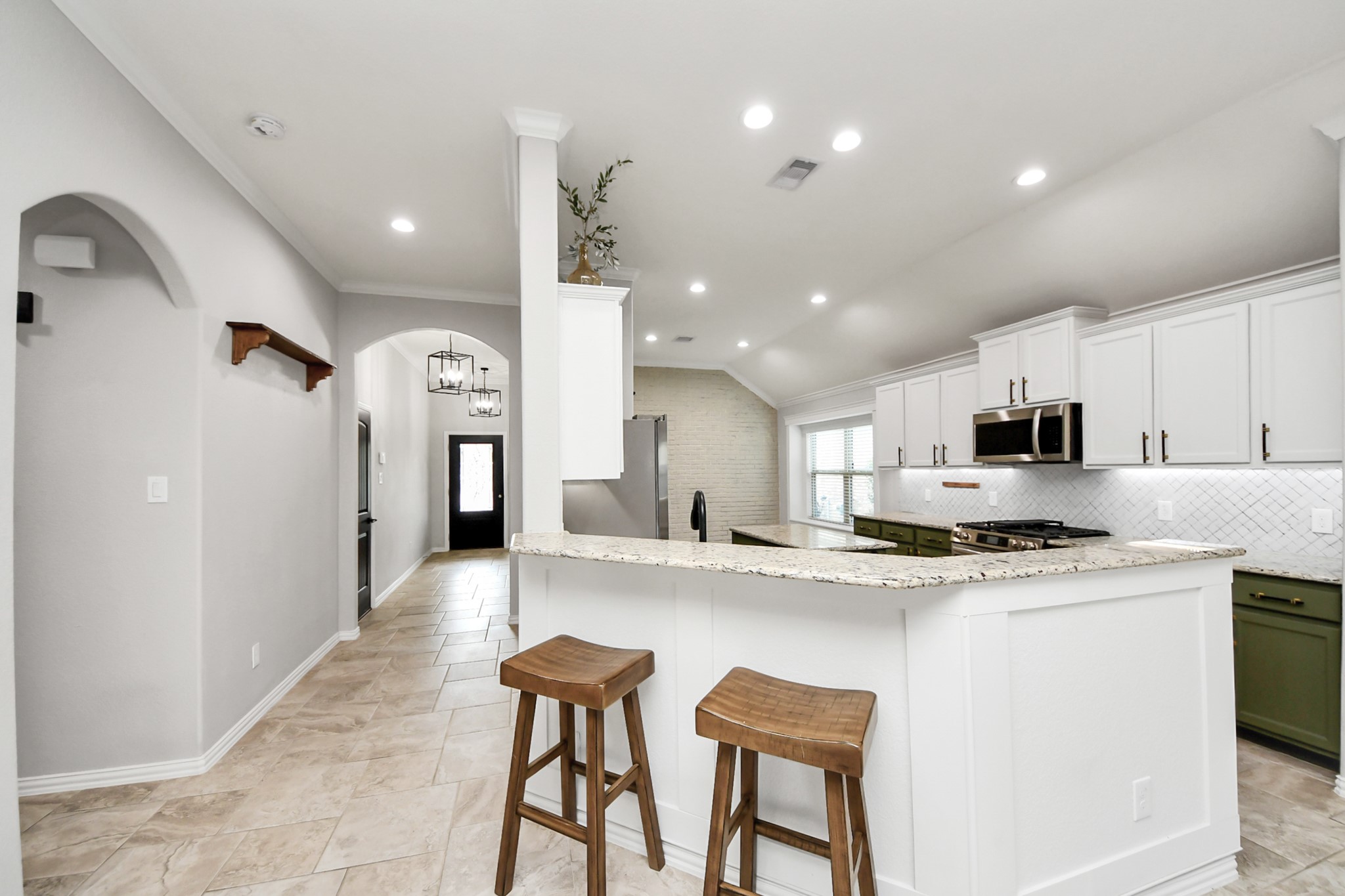 3825 Enchanted Timbers Lane Spring, TX 77386 - Photo 6 of 30 Kitchen with open area facing the living room.