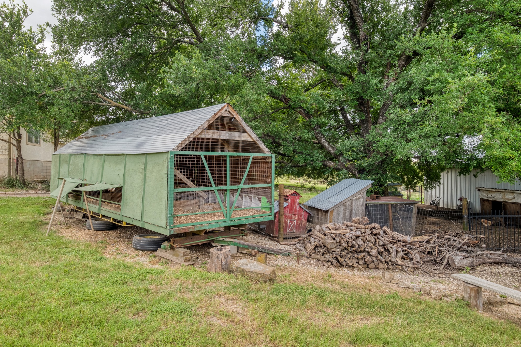 701 Berry Lane Georgetown, TX 78626 - Photo 5 of 37 Chicken coup