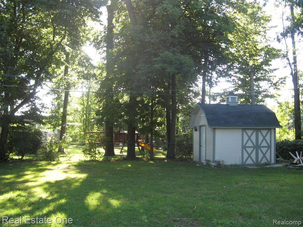 3320 Hazelton Avenue Rochester, MI 48307 - Photo 9 of 13 Spacious Yard with Shed.JPG