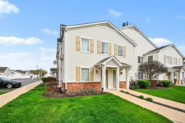 $199,900 | 144 Bertram Drive, Unit E, Yorkville, IL 60560