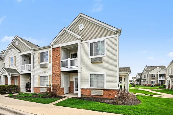$199,900 | 144 Bertram Drive, Unit E, Yorkville, IL 60560