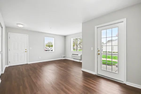 $199,900 | 144 Bertram Drive, Unit E, Yorkville, IL 60560