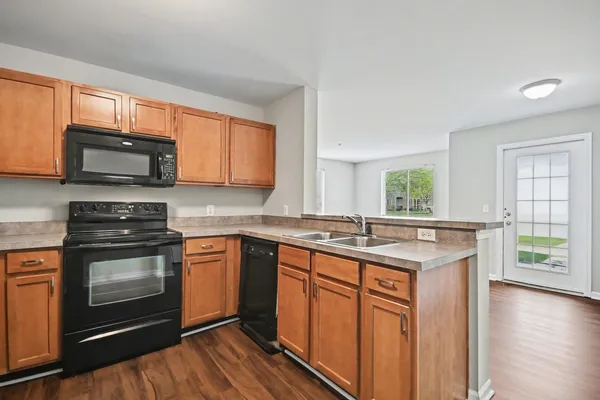 $199,900 | 144 Bertram Drive, Unit E, Yorkville, IL 60560
