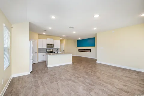 $396,969 | 984 Amble Oak, Seguin, TX 78155
