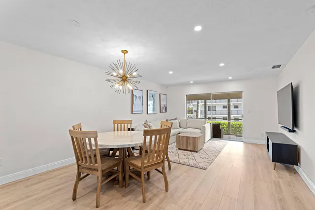 $225,000 | 40 Southeast 13th Street, Unit B1, Boca Raton, FL 33432