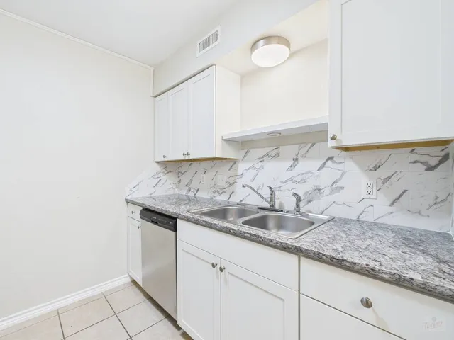 $195,000 | 400 West 35th Street, Unit 104, Austin, TX 78705