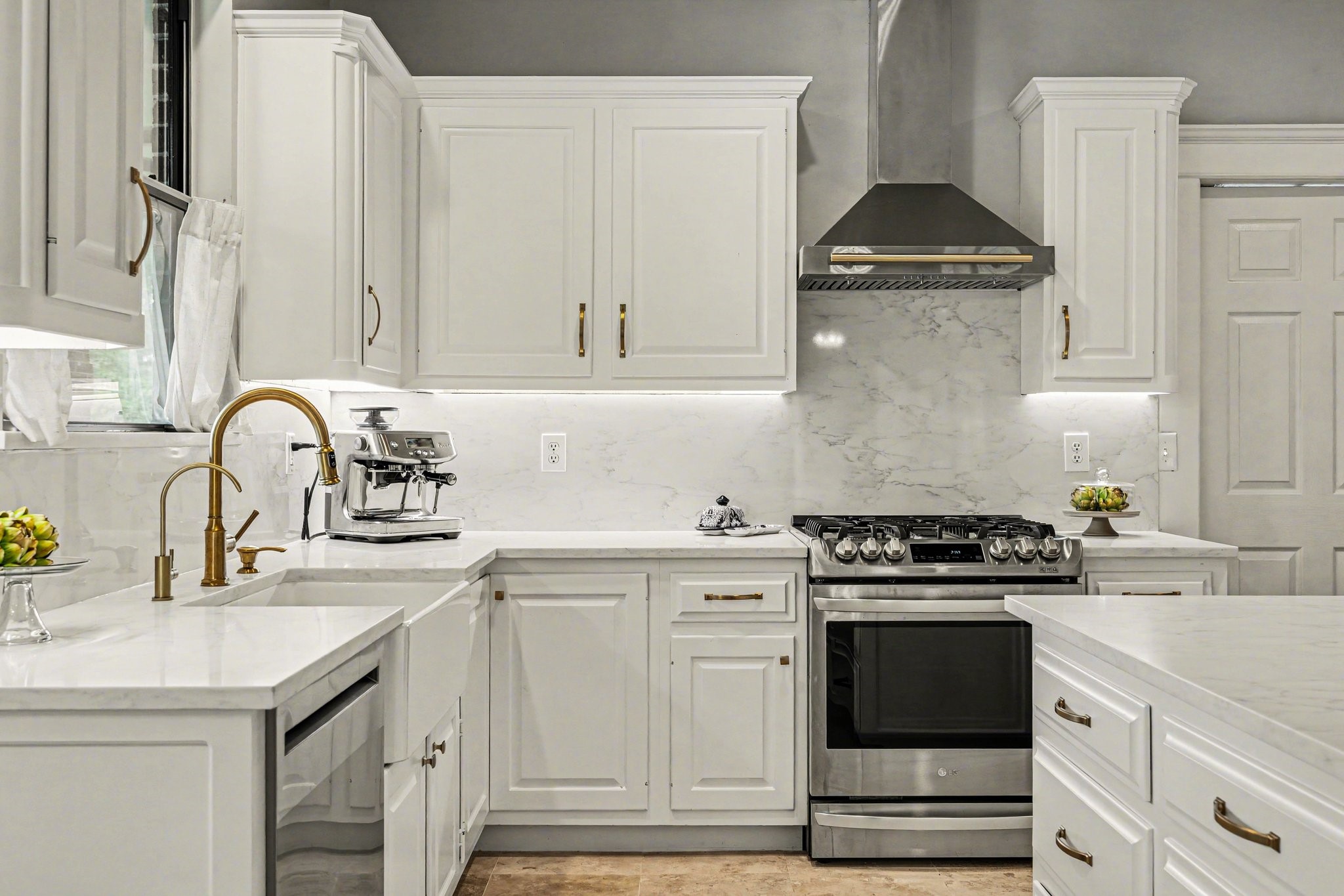 17519 Hawkin Lane Tomball, TX 77377 - Photo 17 of 48 Closer look at this magnificent kitchen.