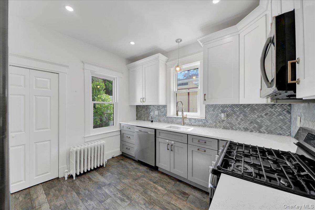 925 Reynolds Street Peekskill, NY 10566 - Photo 15 of 42 Kitchen with Pantry