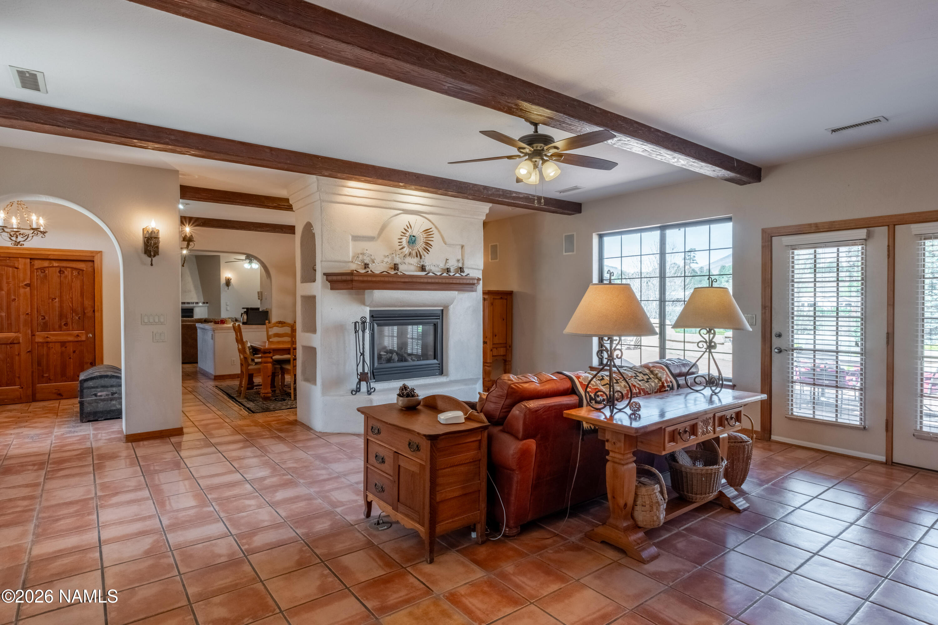 8950 Koch Field Road Flagstaff, AZ 86004 - Photo 11 of 55 Living Room