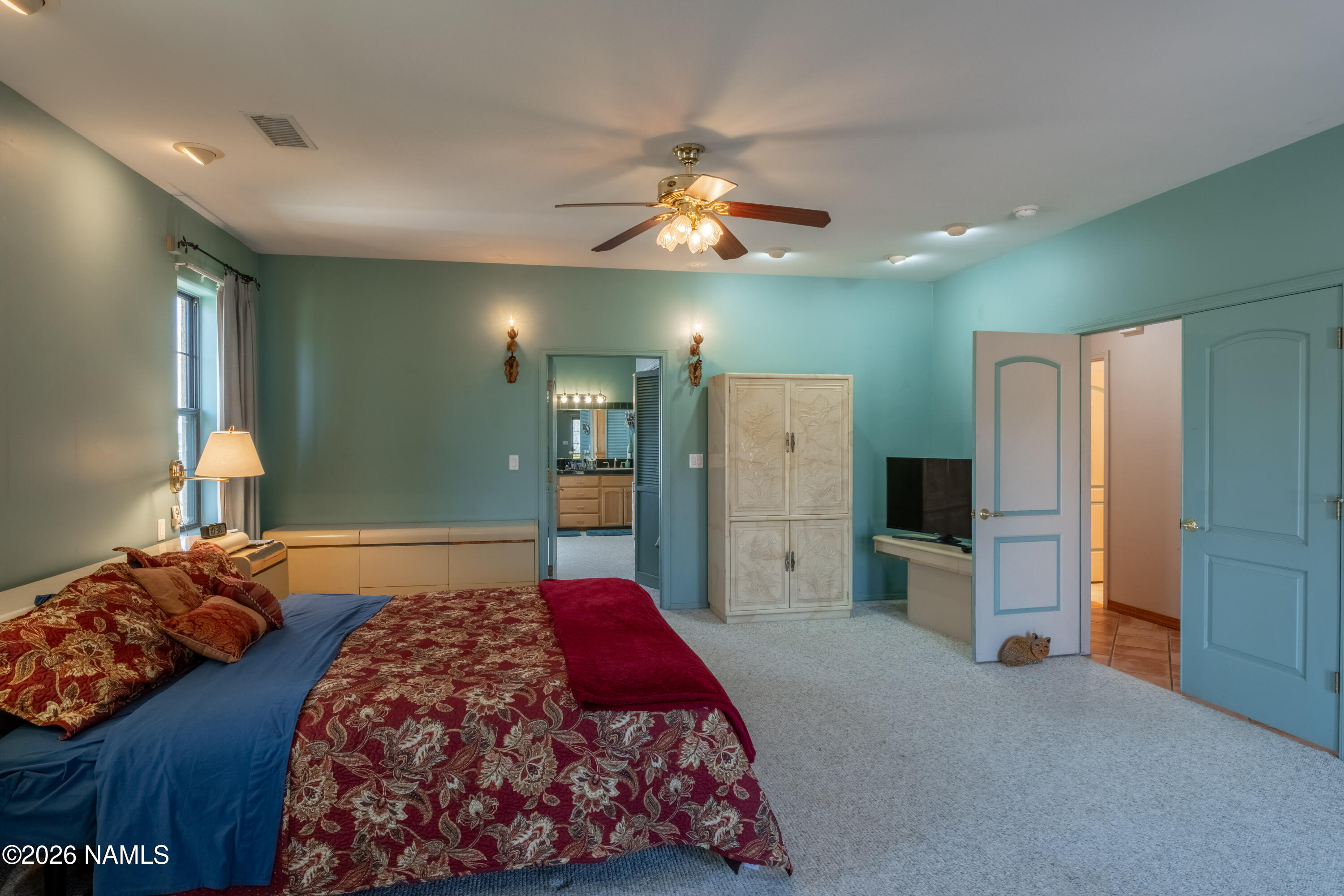 8950 Koch Field Road Flagstaff, AZ 86004 - Photo 21 of 55 Primary Bedroom