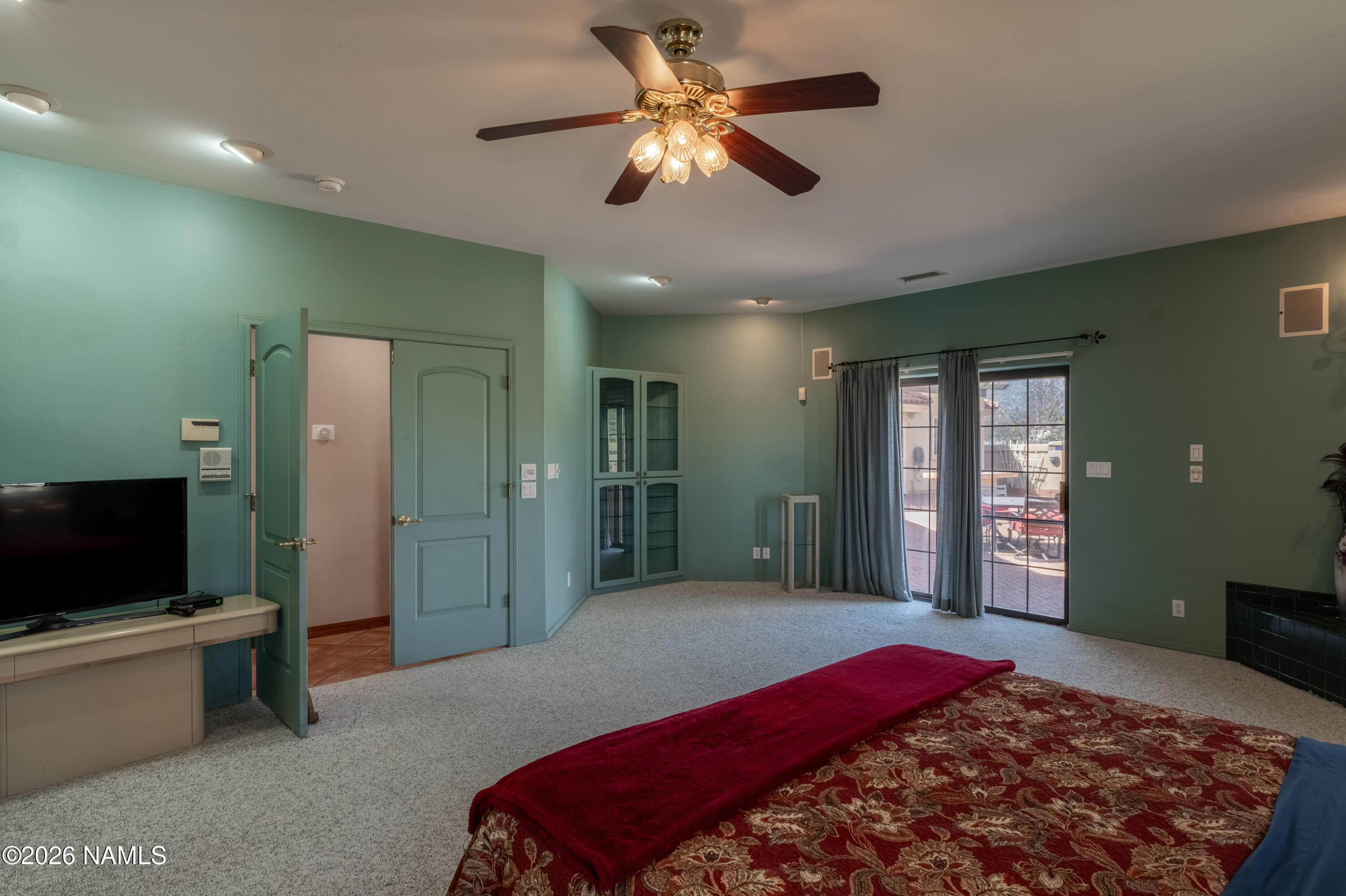 8950 Koch Field Road Flagstaff, AZ 86004 - Photo 23 of 55 Primary Bedroom