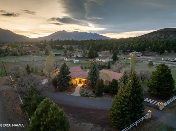 $919,900 | 8950 Koch Field Road, Flagstaff, AZ 86004