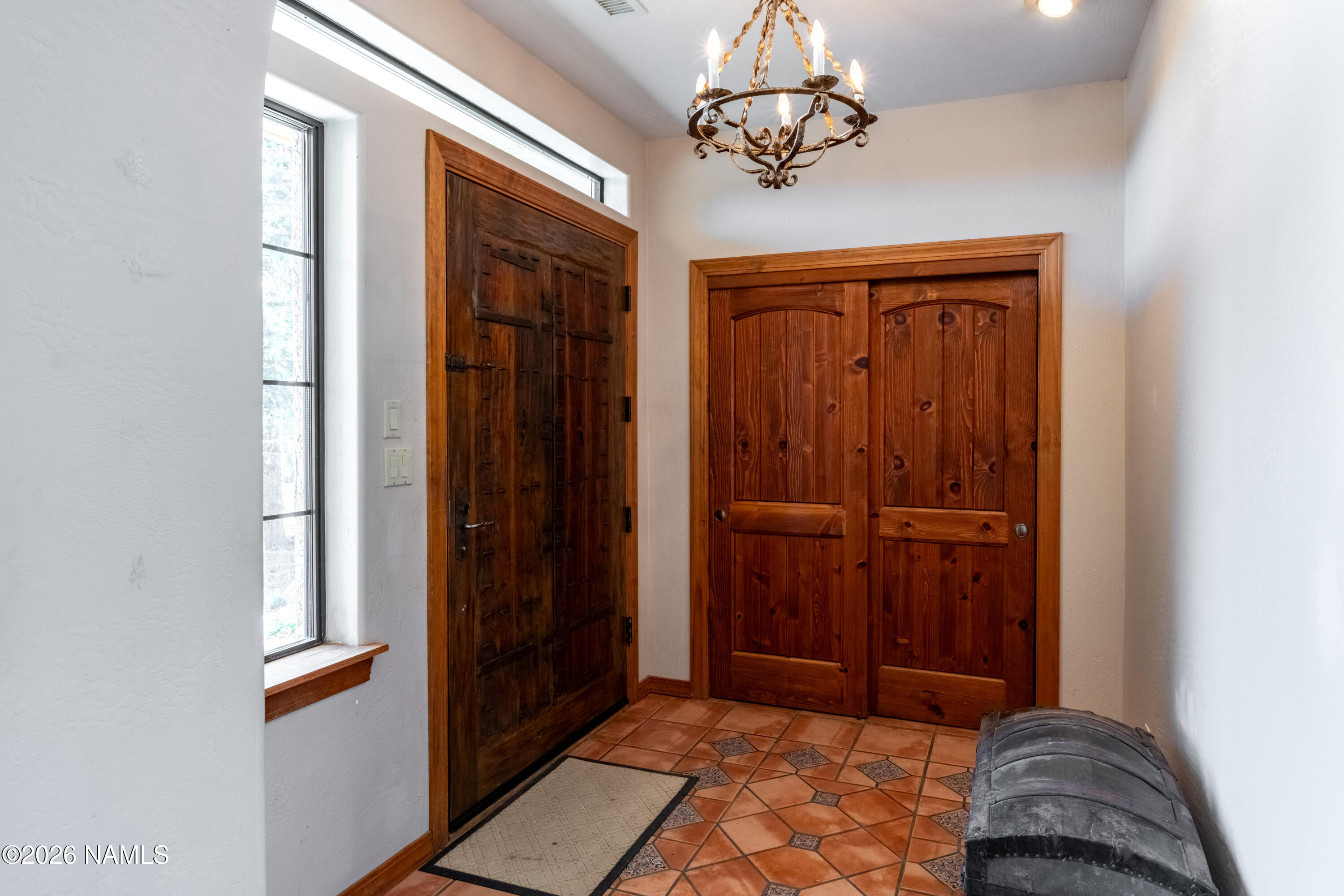 8950 Koch Field Road Flagstaff, AZ 86004 - Photo 7 of 55 Foyer