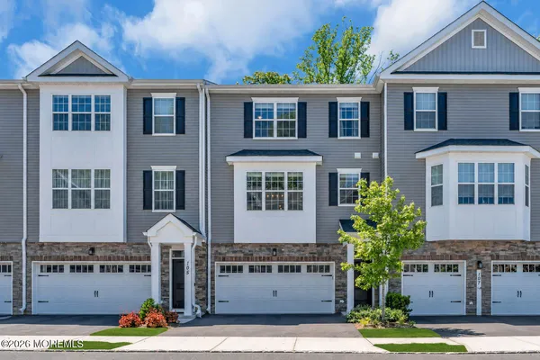 $775,000 | 106 Arose Lane, Middletown, NJ 07748