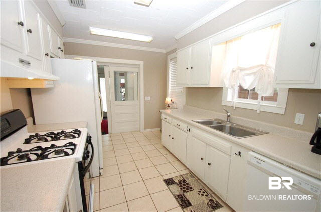1830 Conti Street Mobile, AL 36606 - Photo 9 of 34