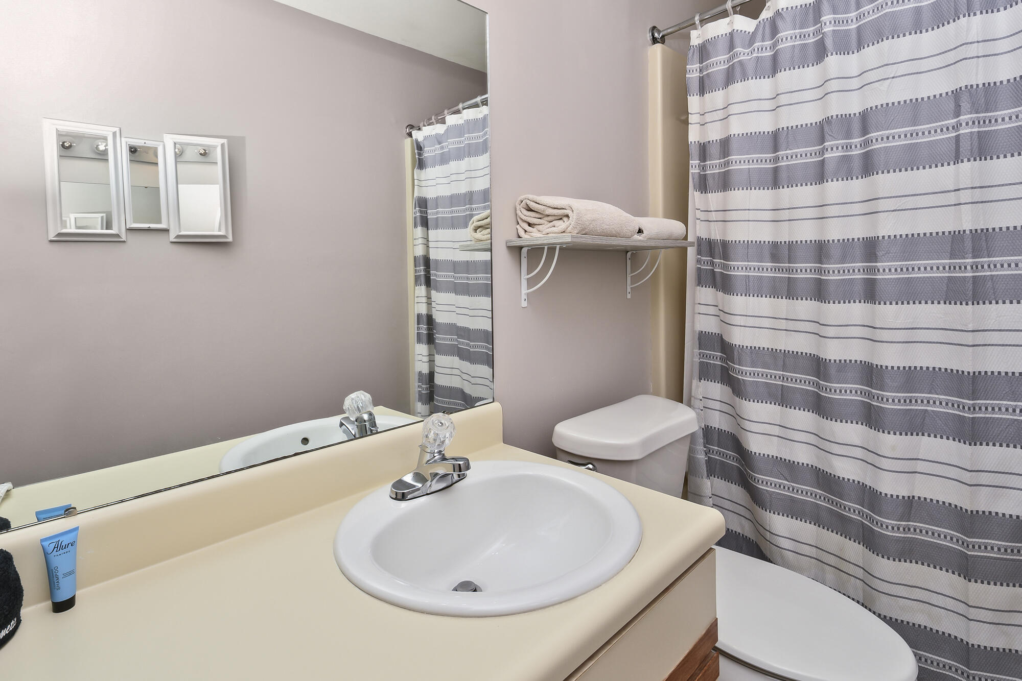 267 Bunker Ridge Drive, Unit 6 Branson, MO 65616 - Photo 21 of 29 Bathroom 2