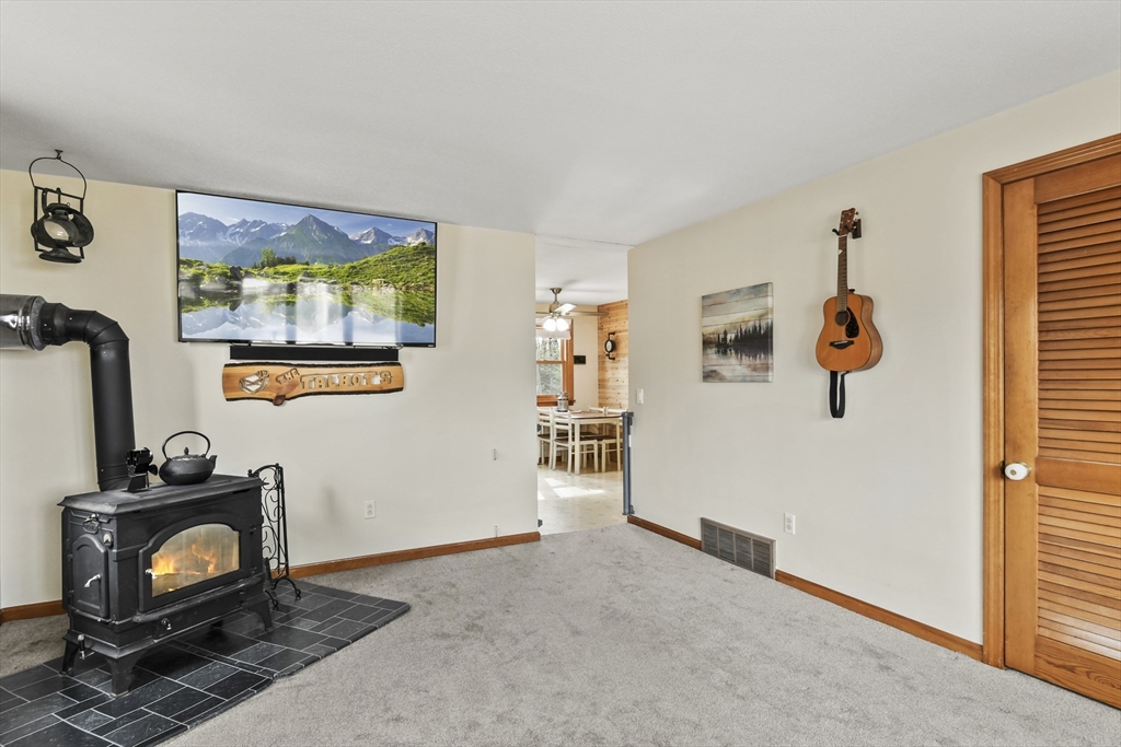 107 Tannery Road Westfield, MA 01085 - Photo 4 of 38 Gallery Image 4