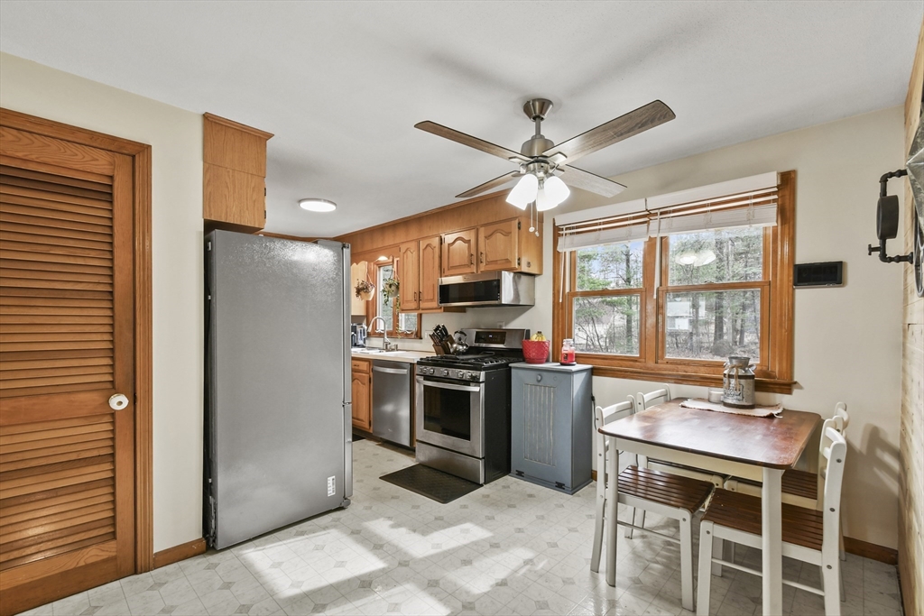 107 Tannery Road Westfield, MA 01085 - Photo 6 of 38 Gallery Image 6