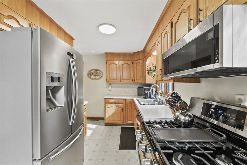 107 Tannery Road Westfield, MA 01085 - Photo 8 of 38 Gallery Image 8