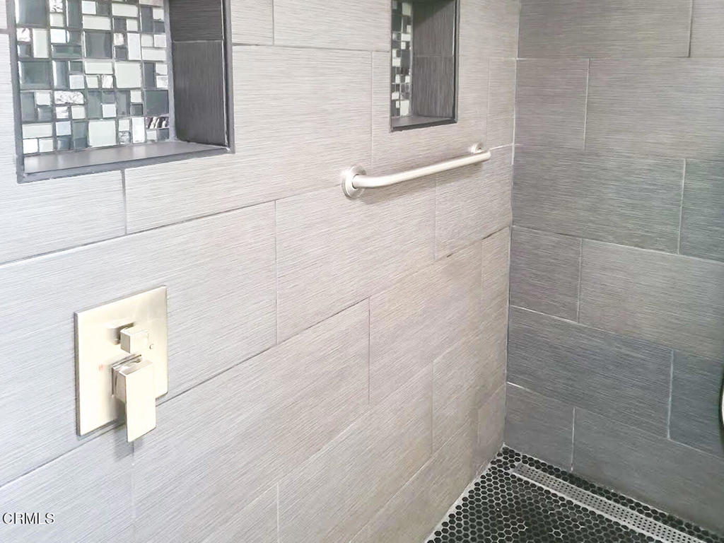 375 South Corry Street Fort Bragg, CA 95437 - Photo 16 of 34 a bathroom with a window