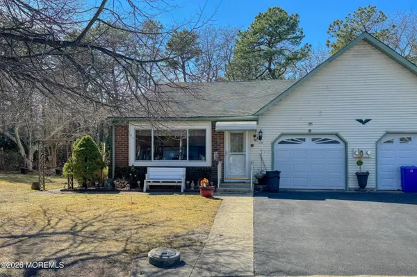 $220,000 | 5A Bayberry Lane, Unit A, Whiting, NJ 08759