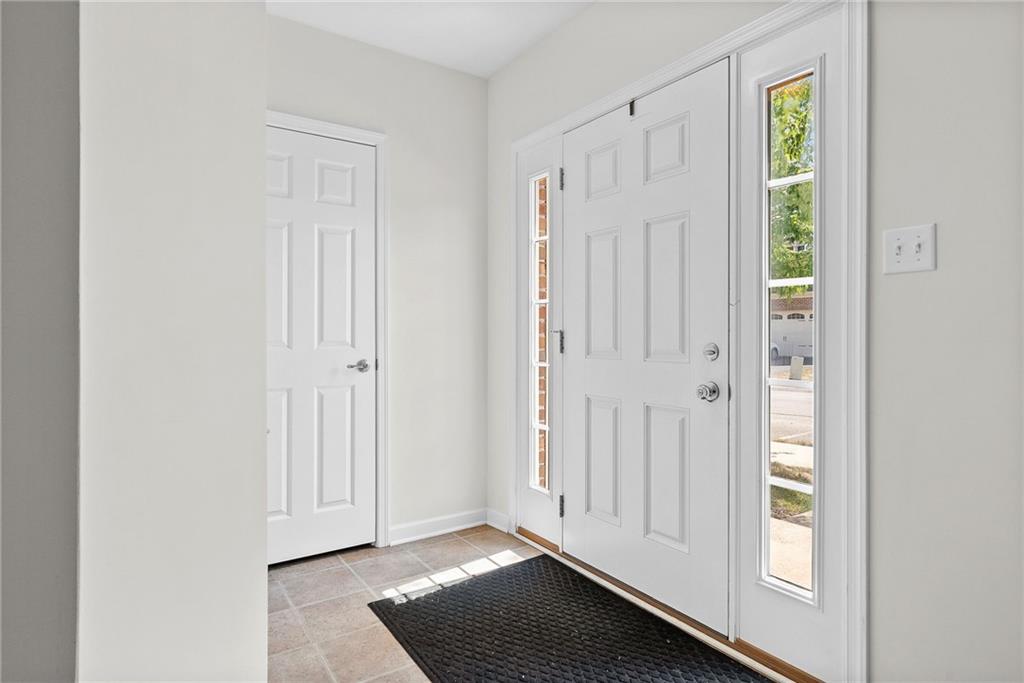 602 Fairgate Drive Wexford, PA 15090 - Photo 4 of 50