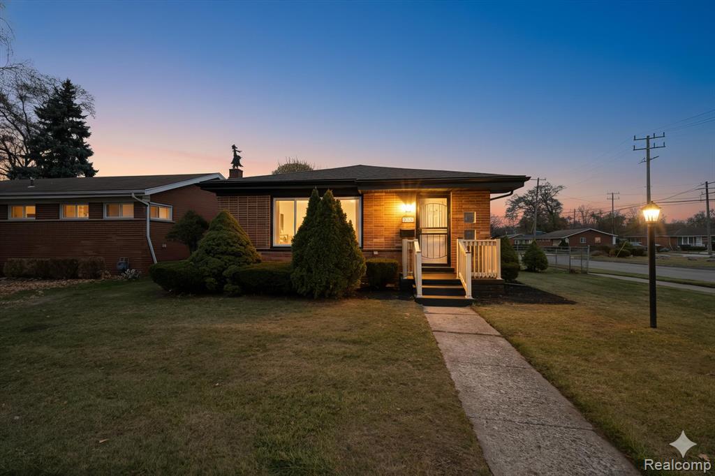 20500 Sunderland Road Detroit, MI 48219 - Photo 1 of 28