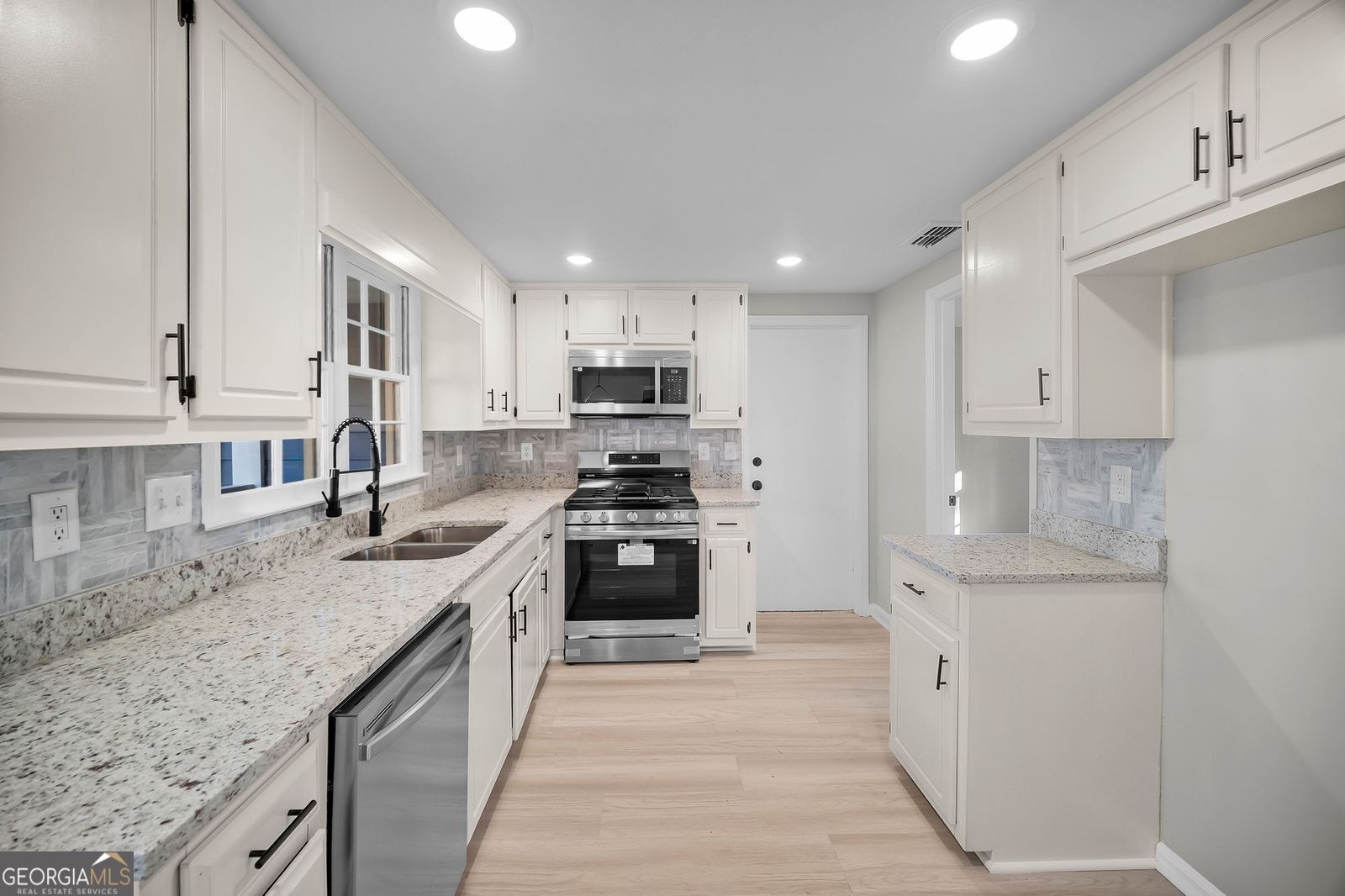 4629 Dogwood Farms Drive Decatur, GA 30034 - Photo 18 of 34