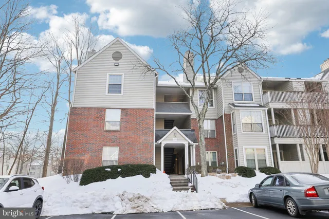 $350,000 | 12152 Penderview Terrace, Unit 1334, Fairfax, VA 22033