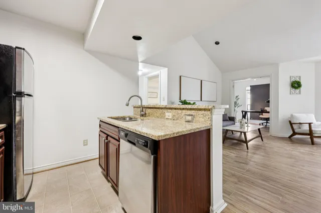 $350,000 | 12152 Penderview Terrace, Unit 1334, Fairfax, VA 22033