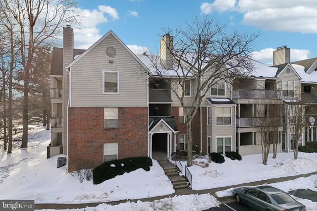 $350,000 | 12152 Penderview Terrace, Unit 1334, Fairfax, VA 22033