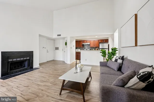 $350,000 | 12152 Penderview Terrace, Unit 1334, Fairfax, VA 22033