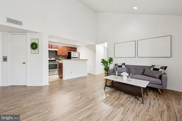 $350,000 | 12152 Penderview Terrace, Unit 1334, Fairfax, VA 22033