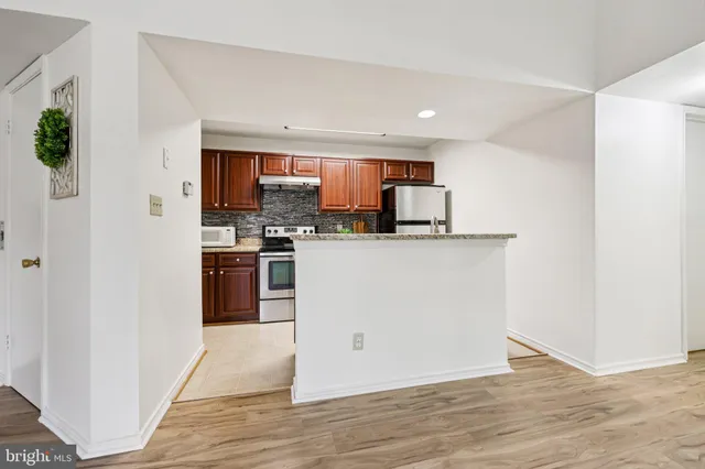 $350,000 | 12152 Penderview Terrace, Unit 1334, Fairfax, VA 22033