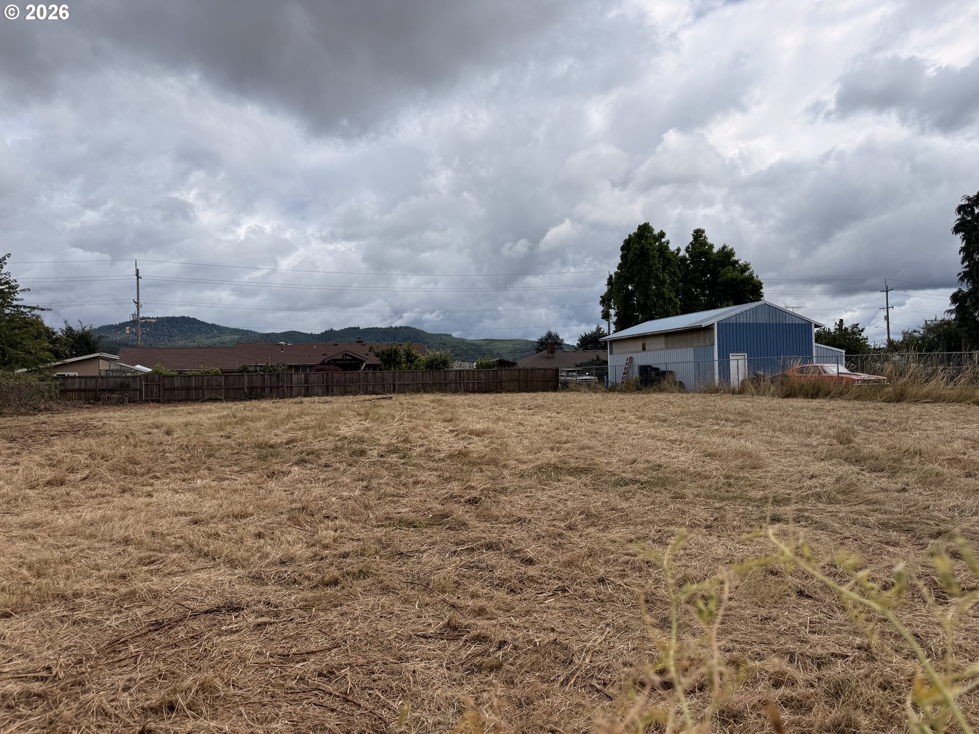 2496 R Street Springfield, OR 97477 - Photo 3 of 4