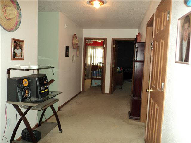 638 West Erie Road Temperance, MI 48182 - Photo 15 of 20 Upstairs Hallway